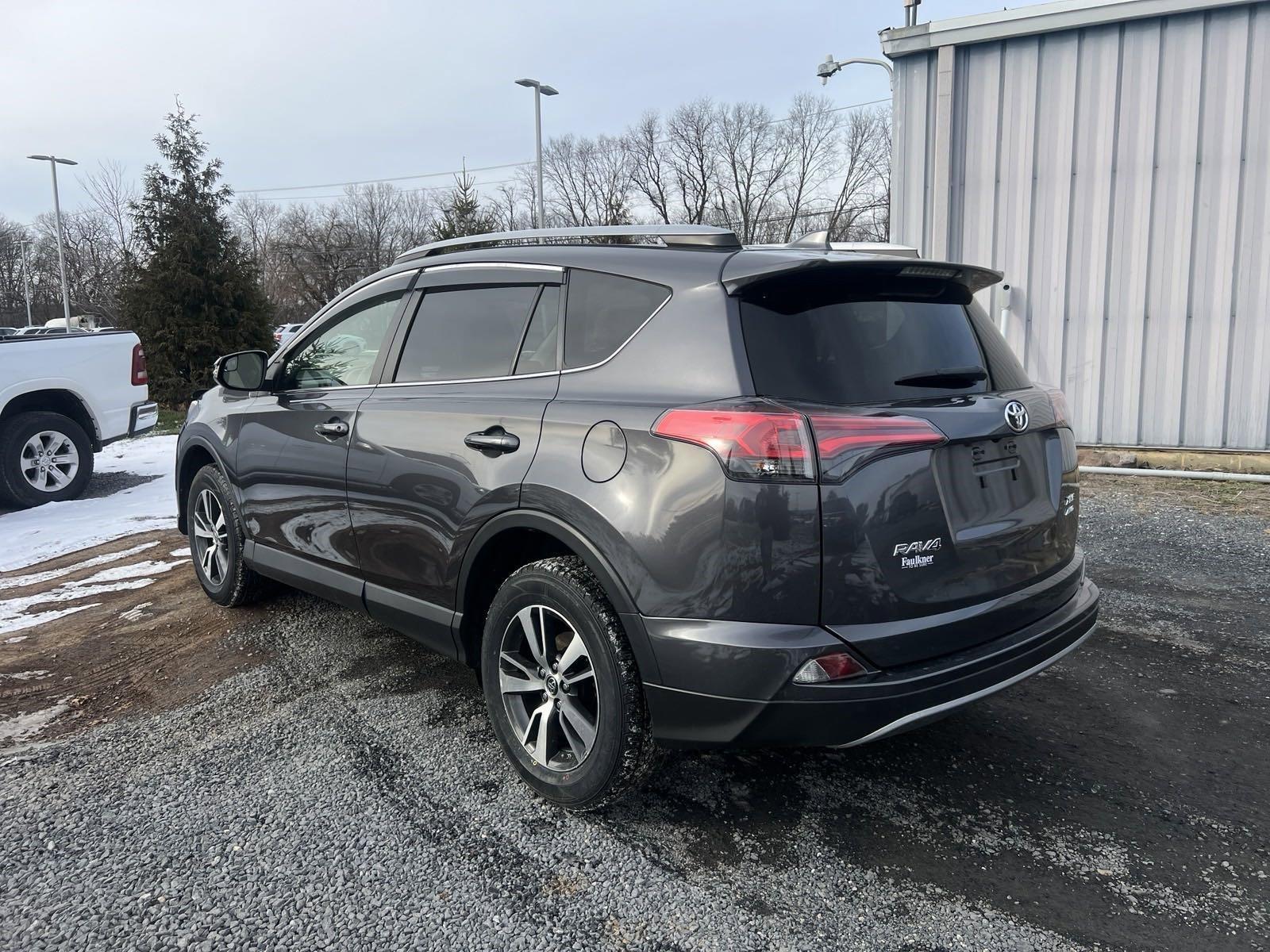 2017 Toyota RAV4 Vehicle Photo in Mechanicsburg, PA 17050-1707