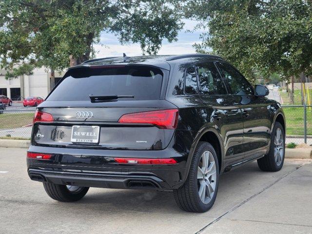 2025 Audi Q5 Vehicle Photo in HOUSTON, TX 77090