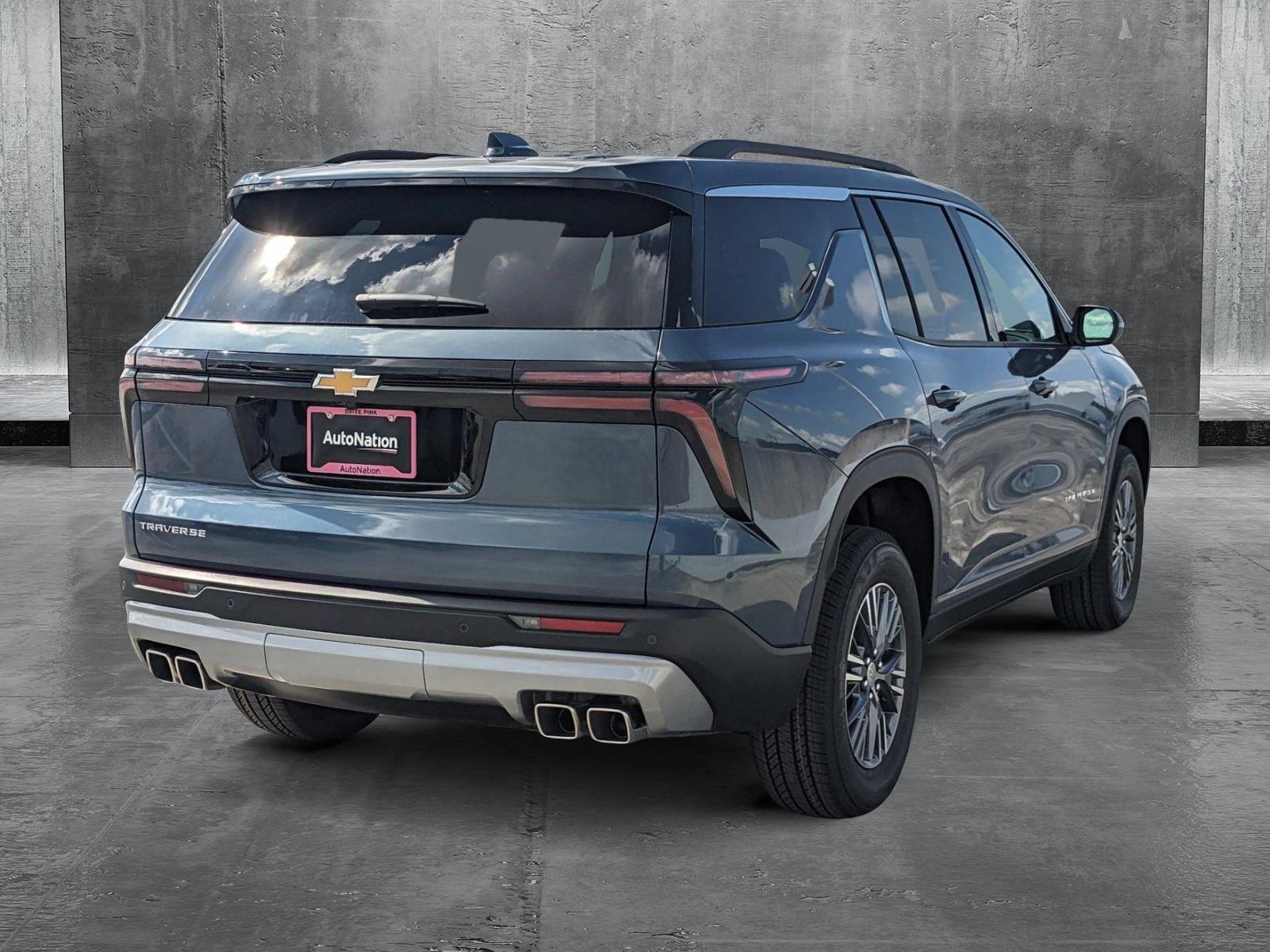 2025 Chevrolet Traverse Vehicle Photo in MIAMI, FL 33172-3015