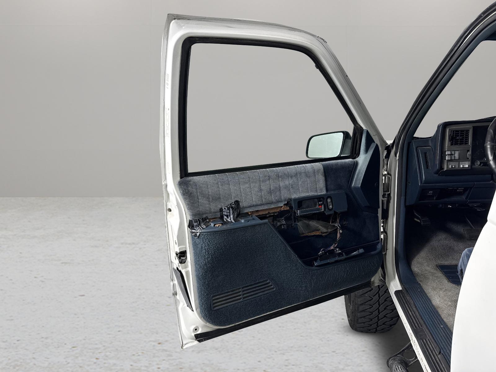 1994 GMC Yukon Vehicle Photo in GEORGETOWN, TX 78626-7508