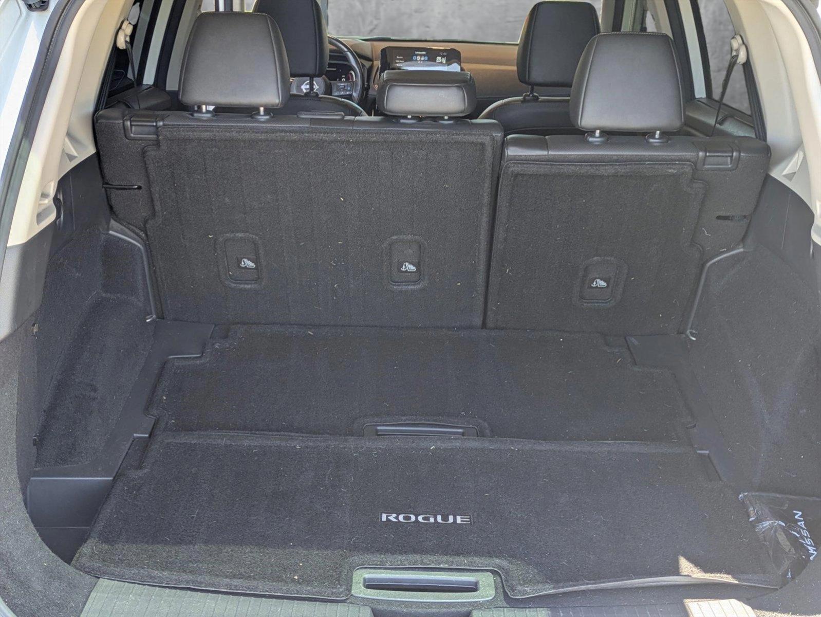 2022 Nissan Rogue Vehicle Photo in Valencia, CA 91355-1794
