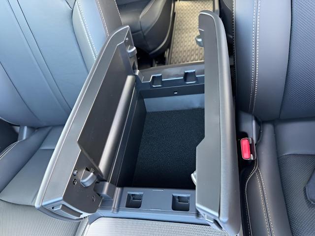 2025 Mazda CX-90 Vehicle Photo in Green Bay, WI 54304