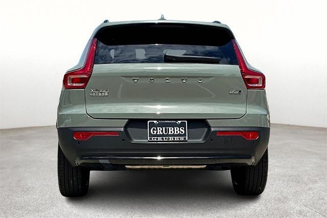2025 Volvo XC40 Vehicle Photo in Houston, TX 77007