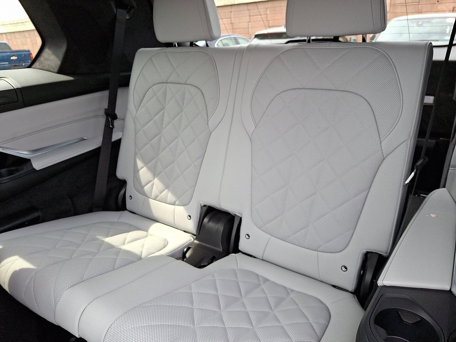 2025 BMW X7 xDrive40i Vehicle Photo in Lancaster, PA 17601