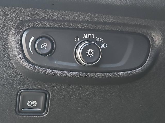 2024 GMC Terrain Vehicle Photo in TREVOSE, PA 19053-4984