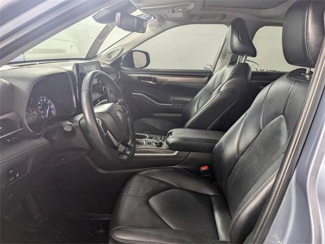 2022 Toyota Highlander Vehicle Photo in ENGLEWOOD, CO 80113-6708