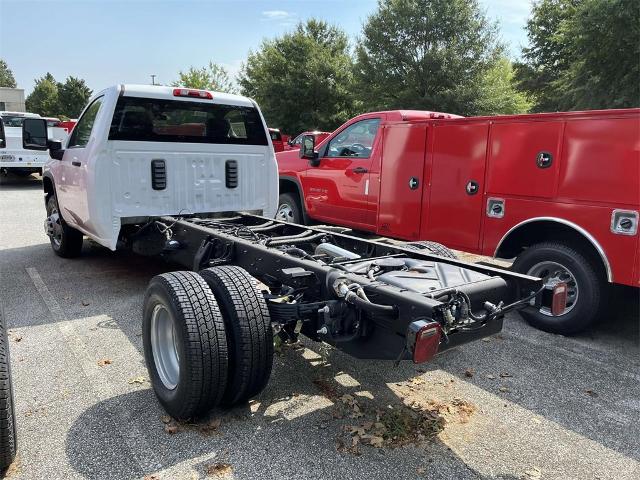 2024 Chevrolet Silverado 3500 HD Chassis Cab Vehicle Photo in ALCOA, TN 37701-3235