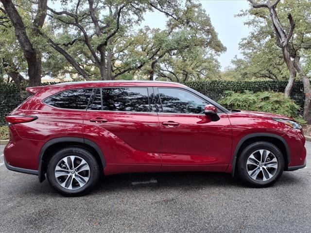 2021 Toyota Highlander Vehicle Photo in SAN ANTONIO, TX 78230-1001