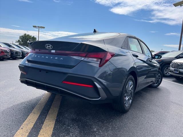 2024 Hyundai ELANTRA Vehicle Photo in Shiloh, IL 62269