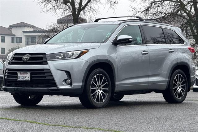 2018 Toyota Highlander Vehicle Photo in ELK GROVE, CA 95757-8703