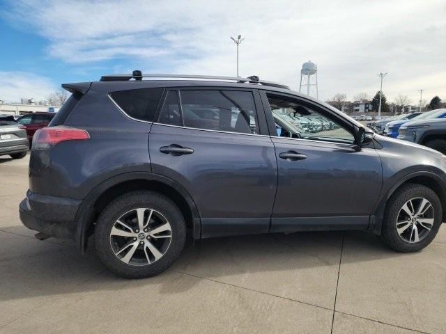 2018 Toyota RAV4 Vehicle Photo in ENGLEWOOD, CO 80113-6708