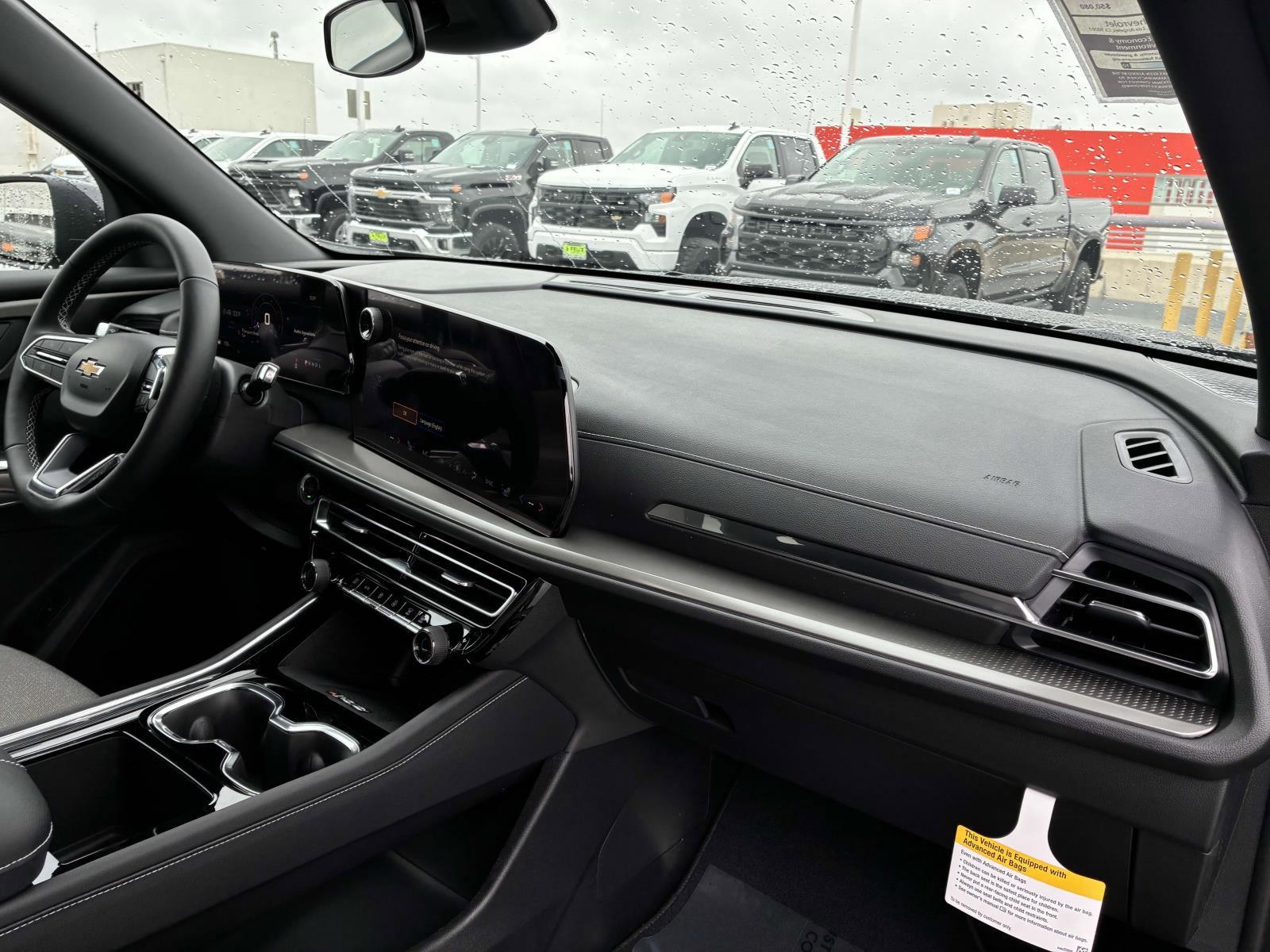 2025 Chevrolet Traverse Vehicle Photo in LOS ANGELES, CA 90007-3794