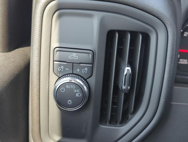 2025 GMC Sierra 2500 HD Vehicle Photo in PASADENA, CA 91107-3803