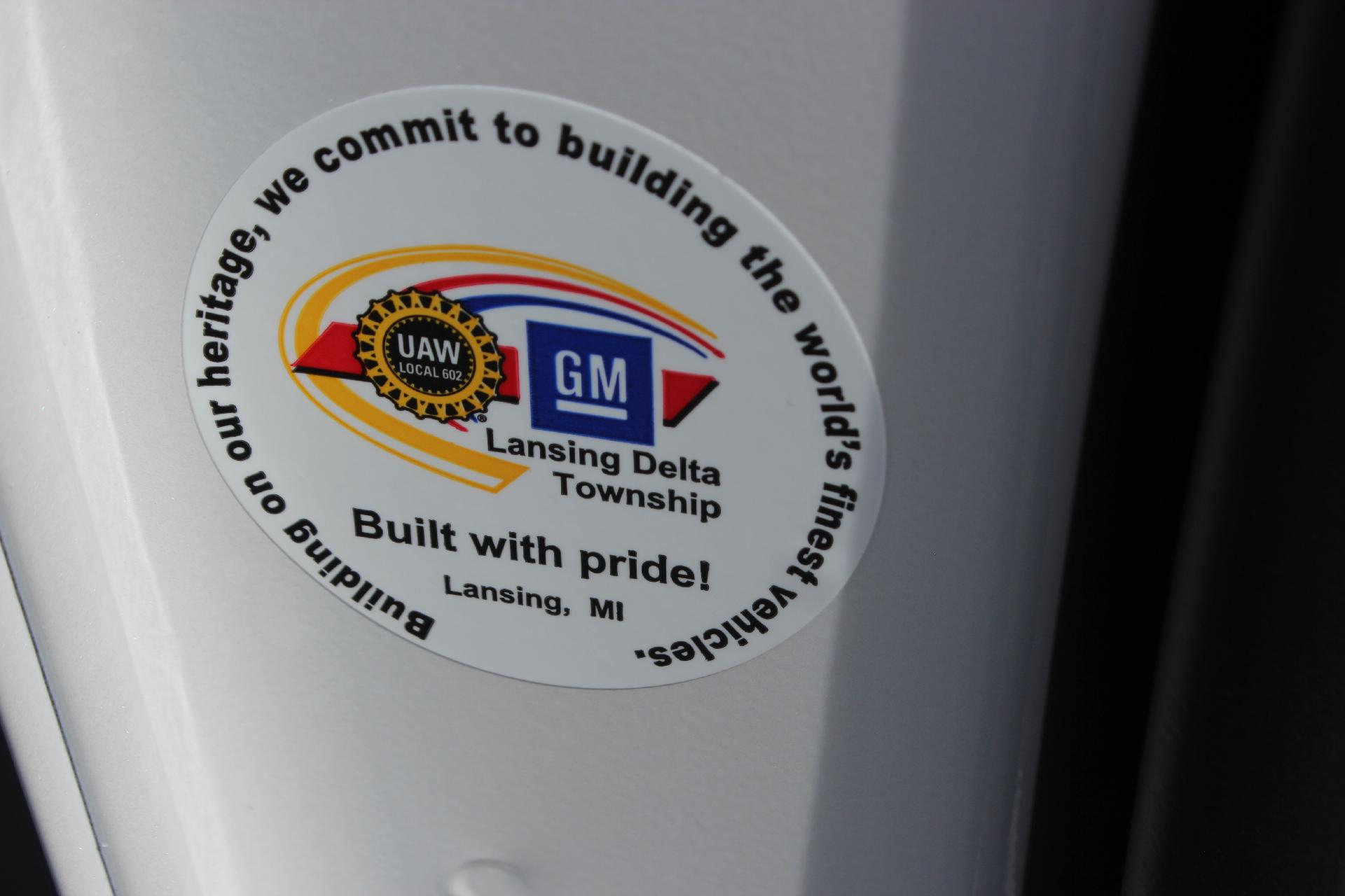 2025 GMC Acadia Vehicle Photo in AURORA, CO 80012-4011