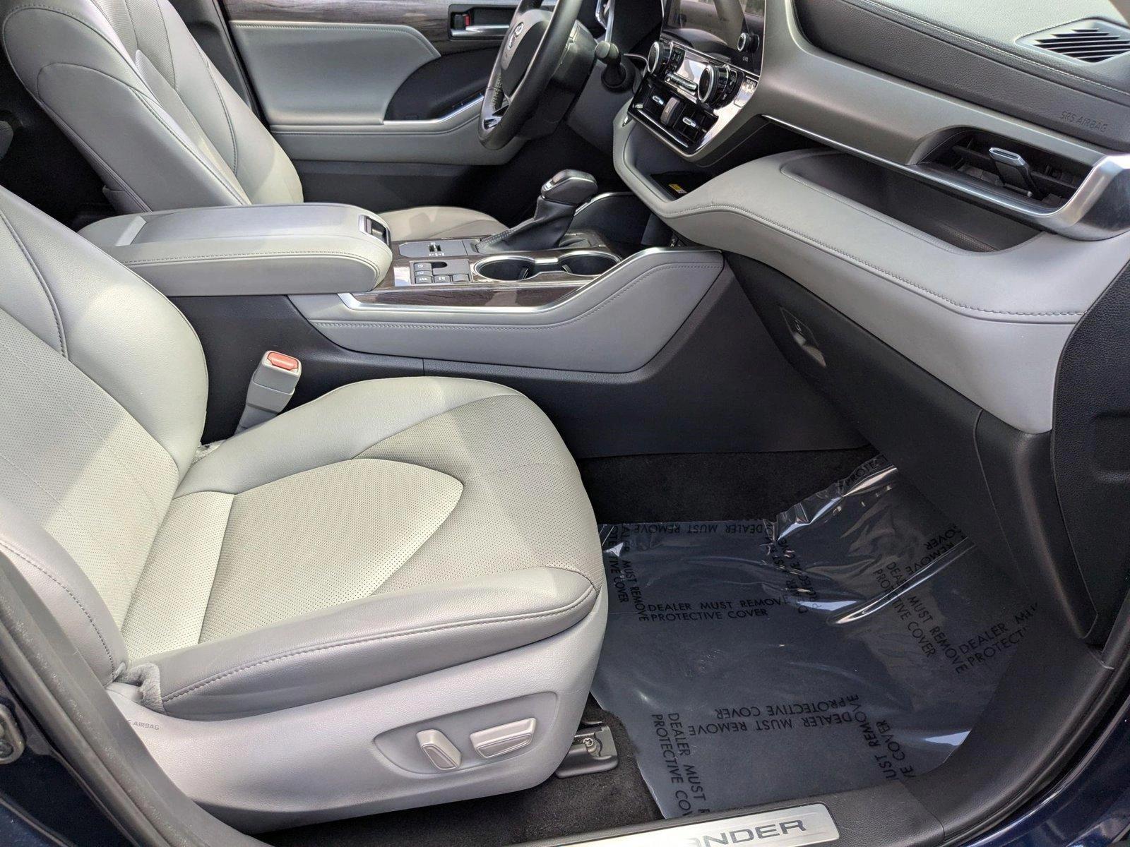 2023 Toyota Highlander Vehicle Photo in Miami, FL 33015