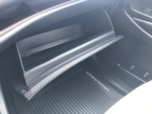 2019 Toyota Highlander Vehicle Photo in GREEN BAY, WI 54303-3330