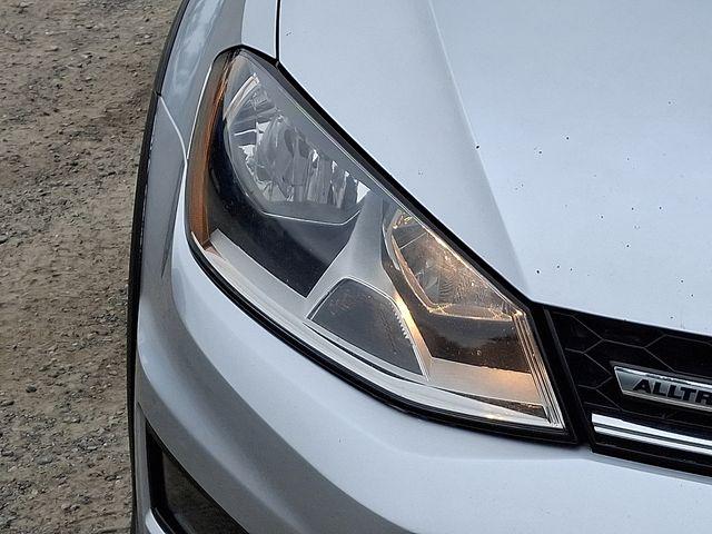 2017 Volkswagen Golf Alltrack Vehicle Photo in PAWLING, NY 12564-3219