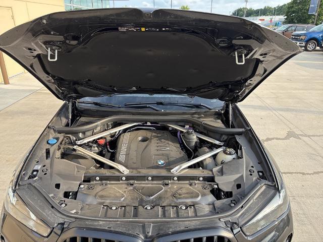 2024 BMW X6 xDrive40i Vehicle Photo in Peoria, IL 61615