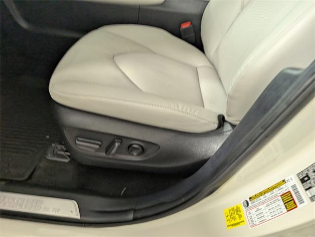 2024 Toyota Grand Highlander Vehicle Photo in ENGLEWOOD, CO 80113-6708