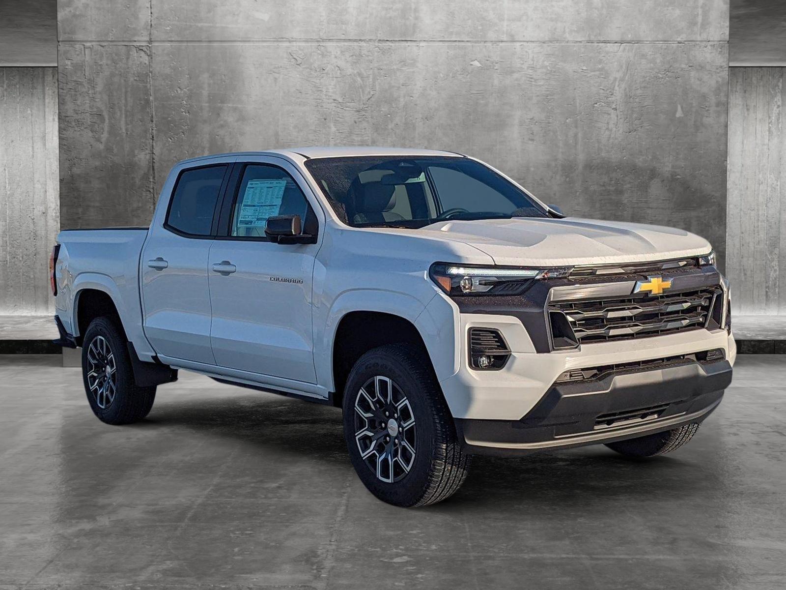 2024 Chevrolet Colorado Vehicle Photo in PEMBROKE PINES, FL 33024-6534