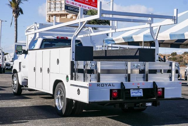 2023 Chevrolet Silverado Chassis Cab Vehicle Photo in VENTURA, CA 93003-8585