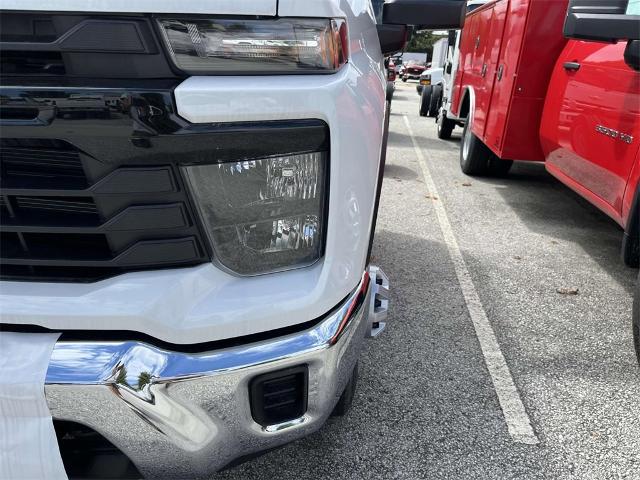 2024 Chevrolet Silverado 3500 HD Chassis Cab Vehicle Photo in ALCOA, TN 37701-3235