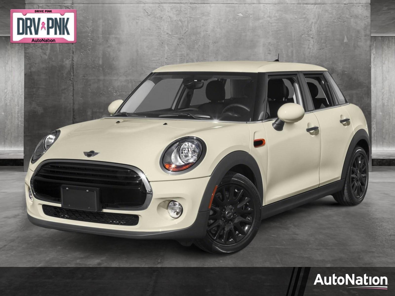 2016 MINI Cooper Hardtop 4 Door Vehicle Photo in Sarasota, FL 34231