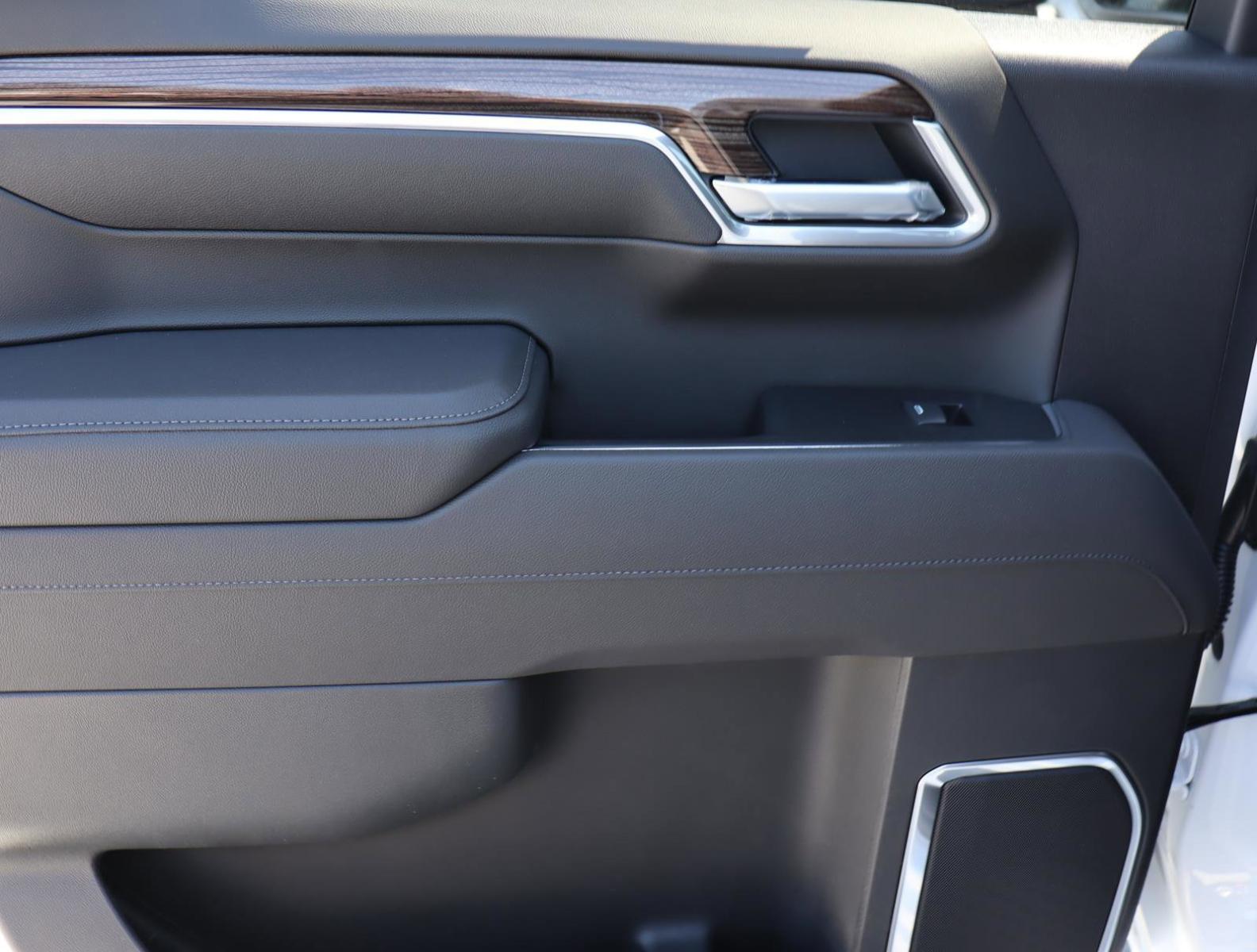 2025 Chevrolet Silverado 1500 Vehicle Photo in LOS ANGELES, CA 90007-3794