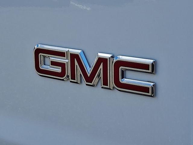 2023 GMC Savana Passenger 3500 Vehicle Photo in DANBURY, CT 06810-5034