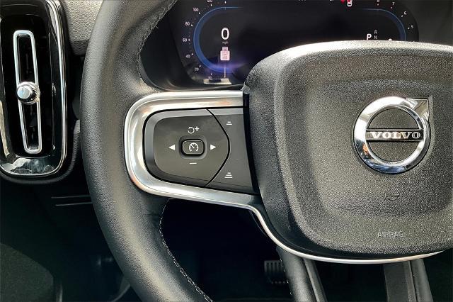 2025 Volvo XC40 Vehicle Photo in Houston, TX 77007