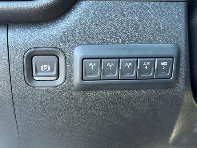 2025 GMC Sierra 3500 HD Vehicle Photo in COLUMBIA, MO 65203-3903