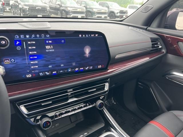 2025 Chevrolet Traverse Vehicle Photo in GREEN BAY, WI 54304-5303