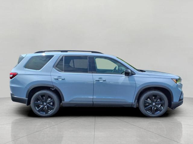 2025 Honda Pilot Vehicle Photo in Oshkosh, WI 54904