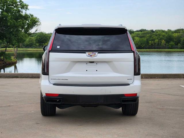 2024 Cadillac Escalade Vehicle Photo in DENTON, TX 76210-9321
