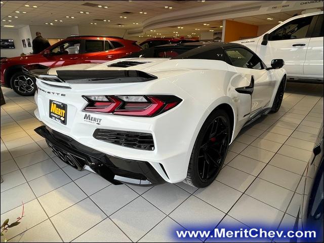 2025 Chevrolet Corvette Z06 Vehicle Photo in MAPLEWOOD, MN 55119-4794