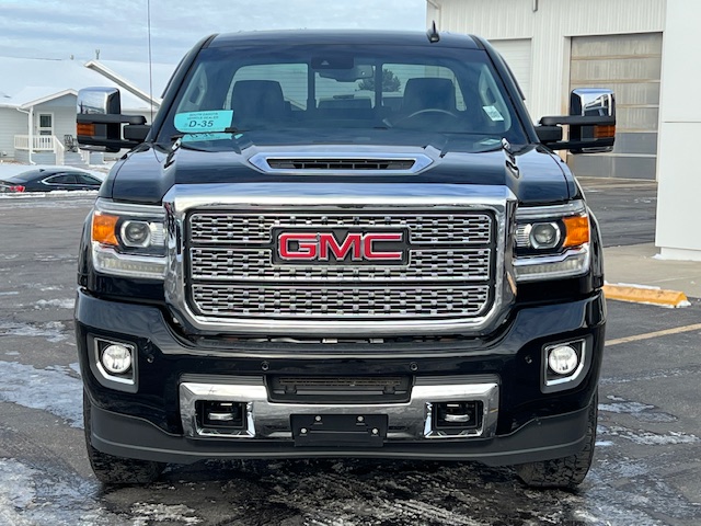 Used 2018 GMC Sierra 2500 Denali HD Denali with VIN 1GT12UEY8JF119112 for sale in Spearfish, SD