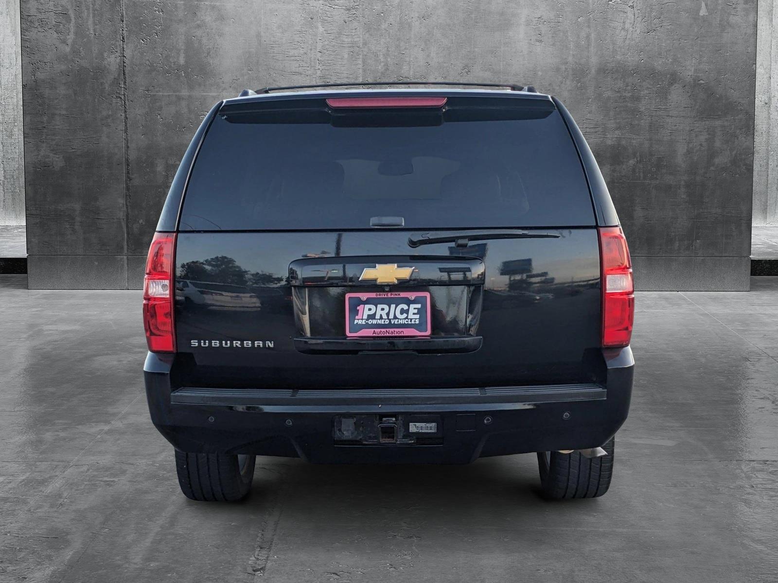 2013 Chevrolet Suburban Vehicle Photo in HOUSTON, TX 77034-5009