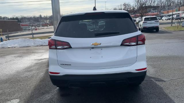 2023 Chevrolet Equinox Vehicle Photo in MOON TOWNSHIP, PA 15108-2571