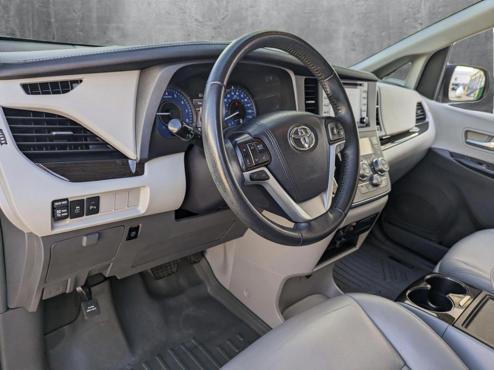 2019 Toyota Sienna Vehicle Photo in Winter Park, FL 32792