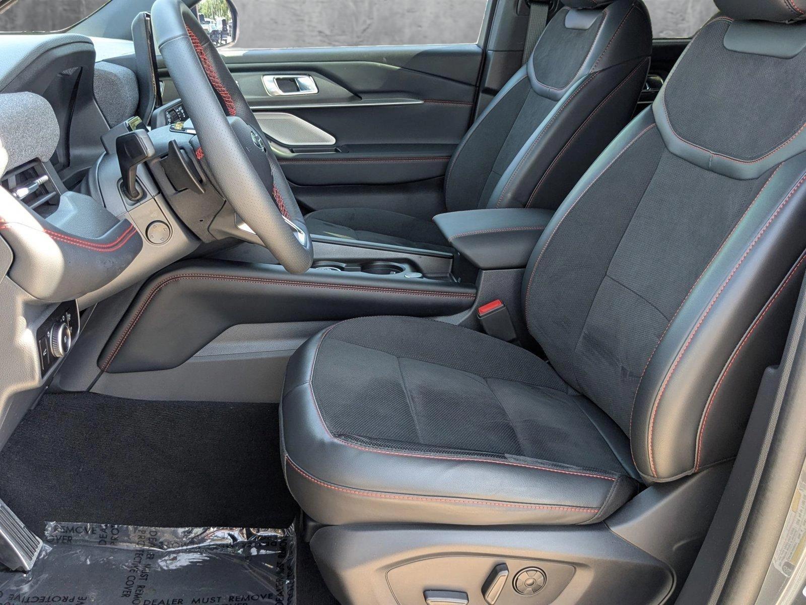 2025 Ford Explorer Vehicle Photo in St. Petersburg, FL 33713