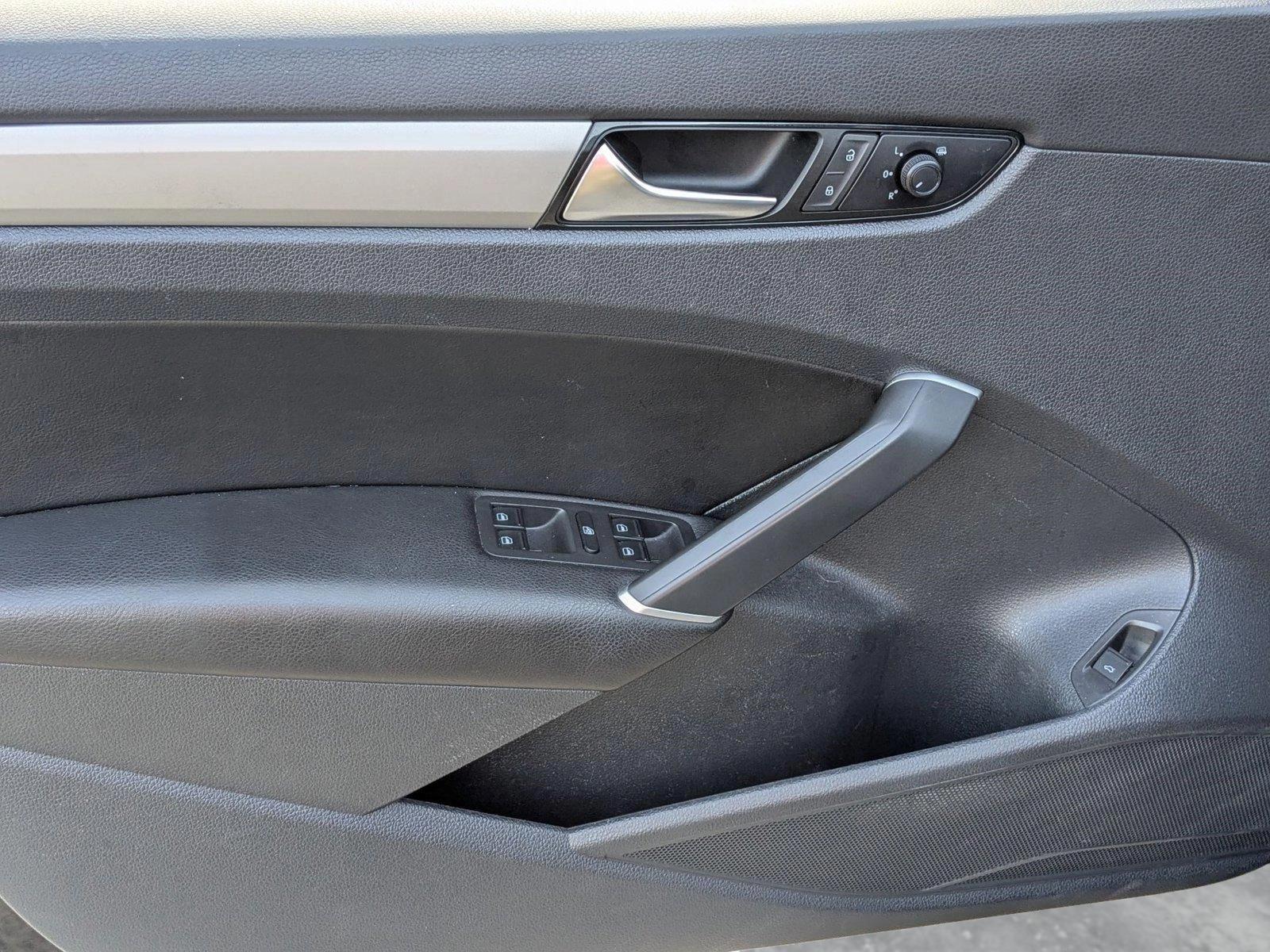 2020 Volkswagen Passat Vehicle Photo in PEMBROKE PINES, FL 33024-6534