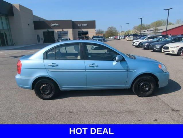 2011 Hyundai ACCENT Vehicle Photo in Merrillville, IN 46410