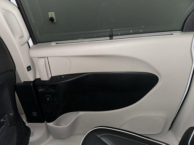 2022 Chrysler Pacifica Vehicle Photo in MEDINA, OH 44256-9631