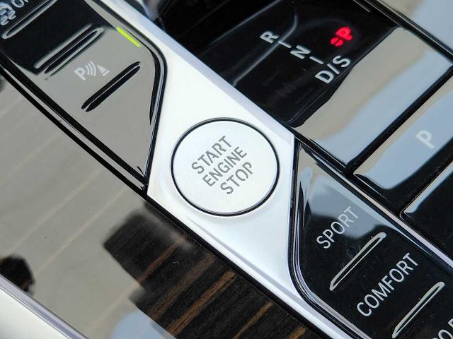 2025 BMW X7 xDrive40i Vehicle Photo in PLANO, TX 75024