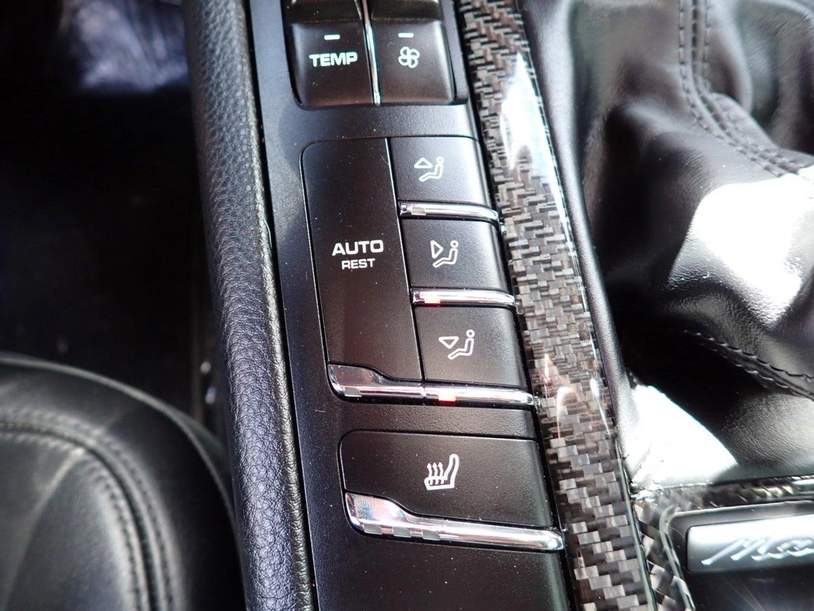 2018 Porsche Macan Vehicle Photo in DENVER, CO 80221-3610