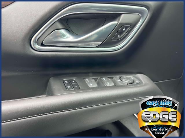 2023 Chevrolet Suburban Vehicle Photo in Roslyn, NY 11576