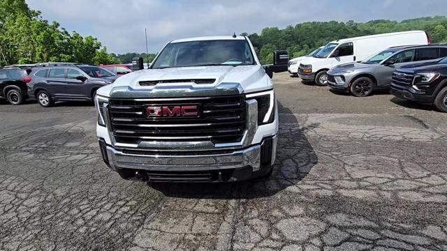 2024 GMC Sierra 2500 HD Vehicle Photo in Pleasant Hills, PA 15236