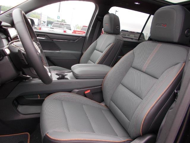 2025 GMC Acadia Vehicle Photo in LOWELL, MA 01852-4336