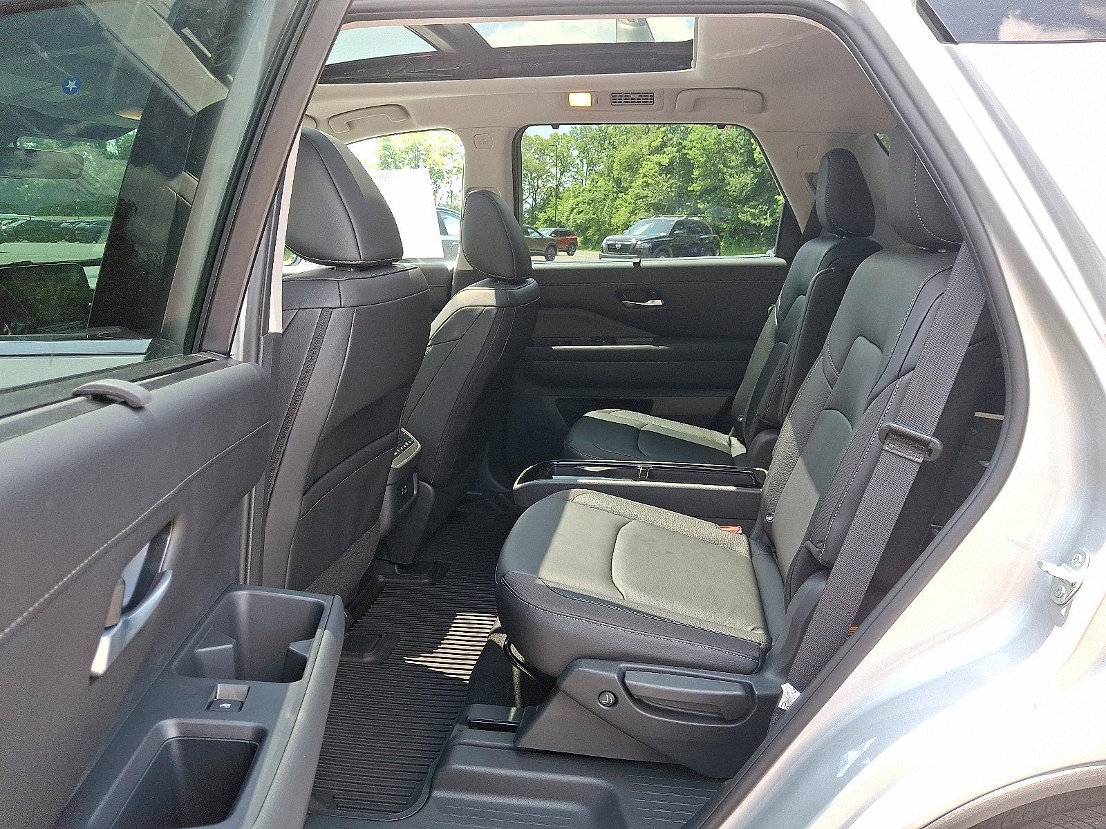 2025 Nissan Pathfinder Vehicle Photo in Mechanicsburg, PA 17050-2306