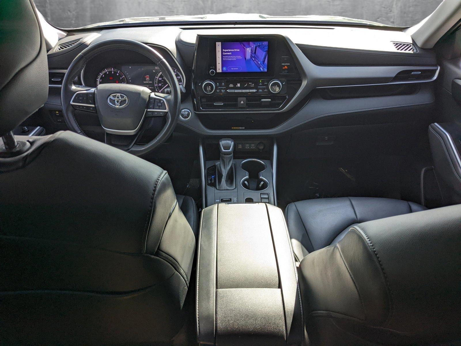 2023 Toyota Highlander Vehicle Photo in Davie, FL 33331